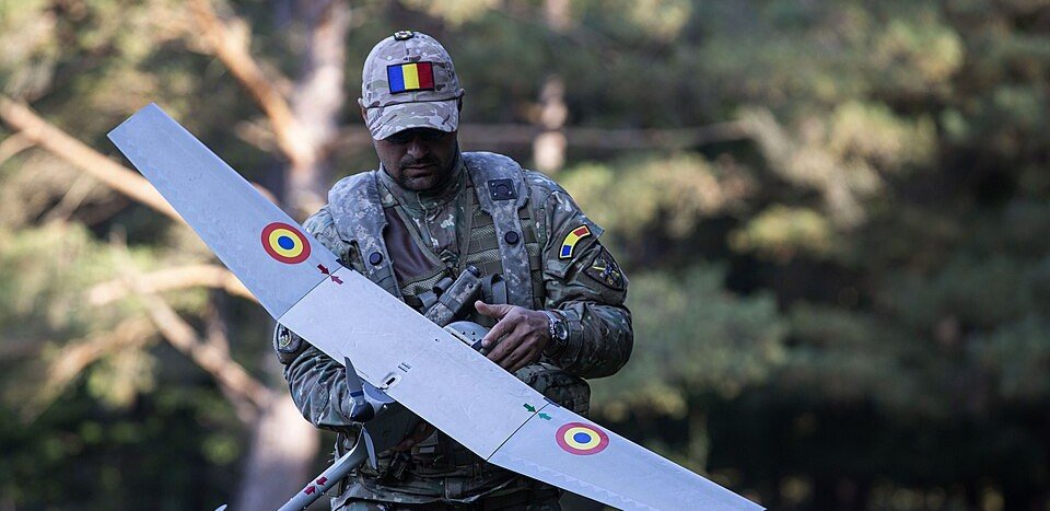 Romanian_Soldier_Works_With_Drone_6359414-1 Romanian_Soldier_Works_With_Drone_6359414-1
